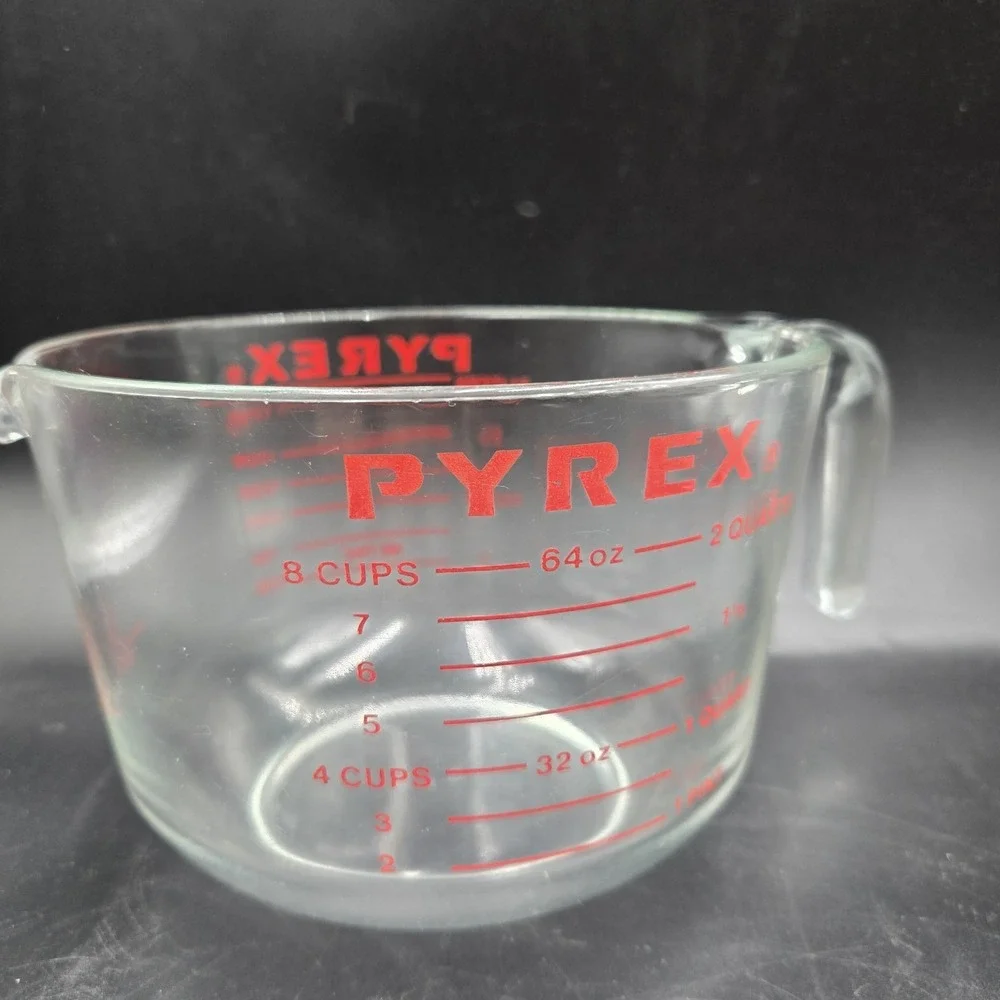 Vtg PYREX 564 Measuring Cup 8 Cups 64 Oz 2 Quarts 2 Liters 2000 ML Red Lettering